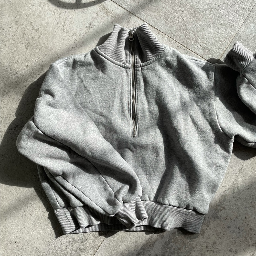 Everlane gray crop quarter zip